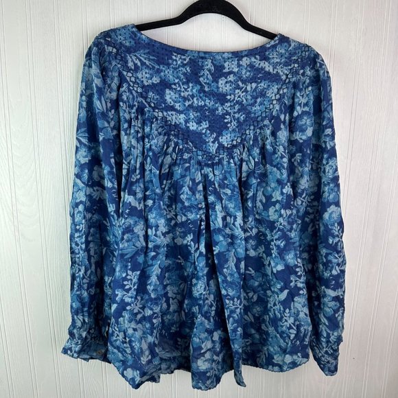 We The Free Flowy Floral Blouse Blue Print size Medium - Picture 2 of 9